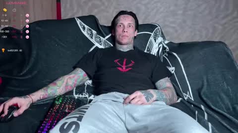 Snapshot of tommy__gun_ chatting on February 2025 04:04:01 PM Tommy and Katana online show from February 2025 04:04:01 PM