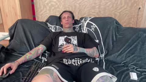 Snapshot of tommy__gun_ chatting on March 2025 11:28:01 AM Tommy and Katana online show from March 2025 11:28:01 AM