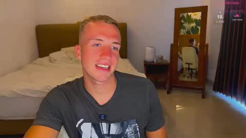 Snapshot of tommy_cumfinger chatting on September 2025 01:51:02 AM Tommy online show from September 2025 01:51:02 AM