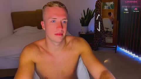 Tommy online show from December 2025 04:44:02 AM