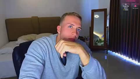 Snapshot of tommy_cumfinger chatting on July 2026 04:32:02 AM Tommy online show from July 2026 04:32:02 AM