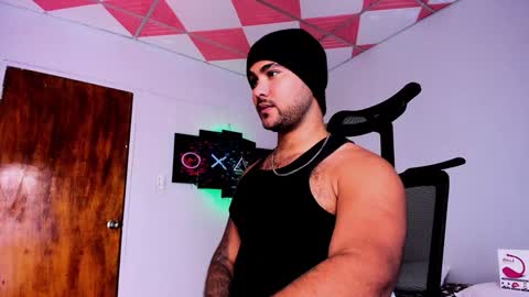 tommy_sccott online show from January 2025 04:34:02 AM