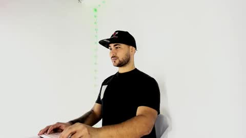 tommy_sccott online show from September 2025 11:04:02 PM