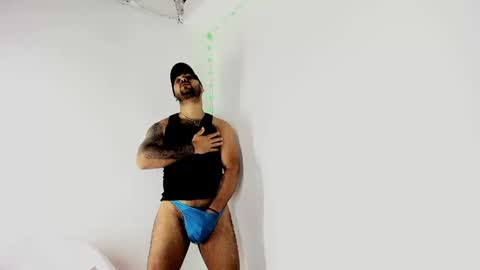 tommy_sccott online show from September 2025 10:43:02 PM