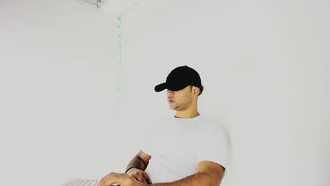 tommy_sccott online show from September 2025 11:30:01 PM