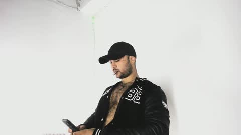 tommy_sccott online show from October 2025 12:08:01 AM