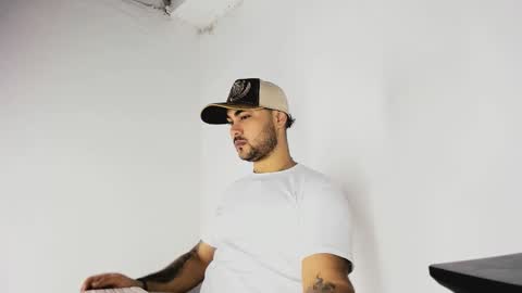 tommy_sccott online show from November 2025 10:34:01 PM