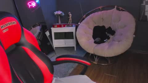 tommy_stars online show from April 2026 11:04:02 AM