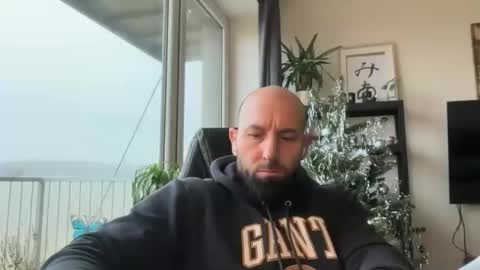 Thomas Fit online show from December 2025 07:58:02 AM