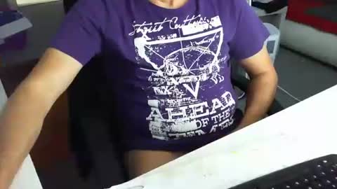 Snapshot of tomtom02029 chatting on November 2025 10:48:01 AM Tom online show from November 2025 10:48:01 AM