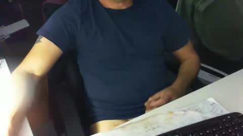 Snapshot of tomtom02029 chatting on November 2025 03:52:02 PM Tom online show from November 2025 03:52:02 PM