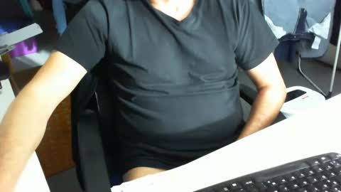 Snapshot of tomtom02029 chatting on November 2025 09:36:01 AM Tom online show from November 2025 09:36:01 AM