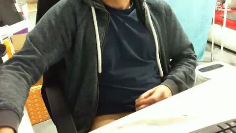 Snapshot of tomtom02029 chatting on December 2025 02:44:02 PM Tom online show from December 2025 02:44:02 PM