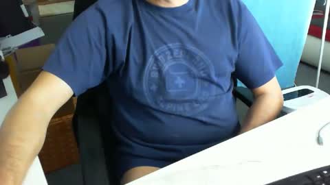 Snapshot of tomtom02029 chatting on December 2025 01:07:01 PM Tom online show from December 2025 01:07:01 PM