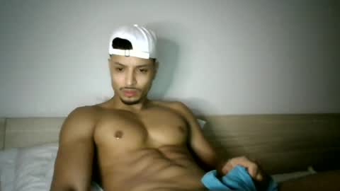 Snapshot of tomtresor chatting on June 2026 05:17:02 AM tomtresor online show from June 2026 05:17:02 AM