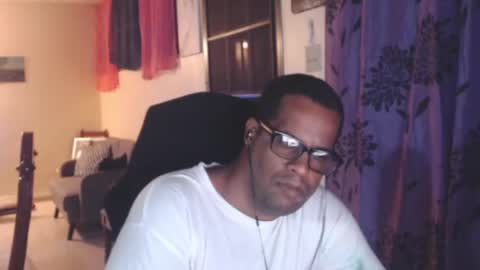 Snapshot of toni2814 chatting on October 2025 02:01:02 AM Antonio online show from October 2025 02:01:02 AM