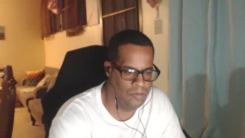 Snapshot of toni2814 chatting on February 2026 02:05:02 AM Antonio online show from February 2026 02:05:02 AM