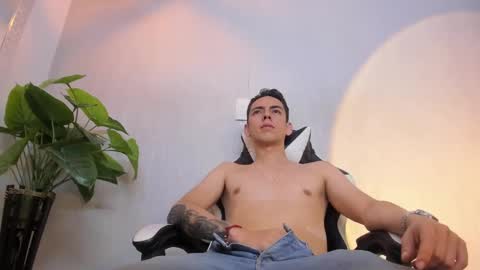 Snapshot of tonny_collins chatting on November 2025 09:02:01 PM tonny_collins online show from November 2025 09:02:01 PM