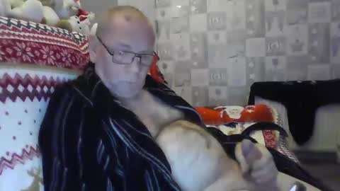 Snapshot of tony14712 chatting on December 2024 11:34:01 PM tony14712 online show from December 2024 11:34:01 PM