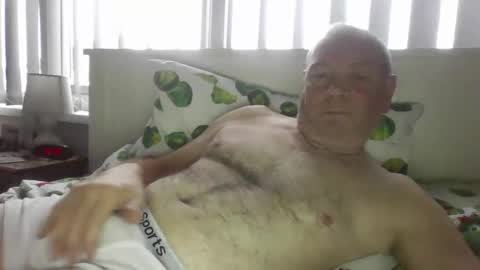 Snapshot of tony14712 chatting on December 2025 09:15:01 AM tony14712 online show from December 2025 09:15:01 AM