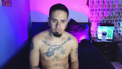 Snapshot of tony_and_sophia chatting on October 2025 11:10:01 AM Sophia Tony online show from October 2025 11:10:01 AM