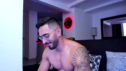 tony muscle1 online show from March 2025 01:58:02 AM