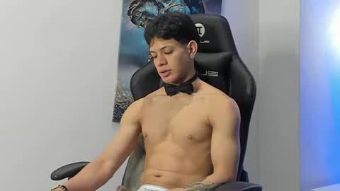 tony_petrov online show from December 2025 02:14:02 PM