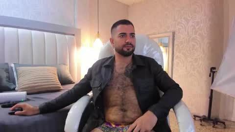 Snapshot of tonylatino_ chatting on February 2026 01:18:02 PM Tony online show from February 2026 01:18:02 PM