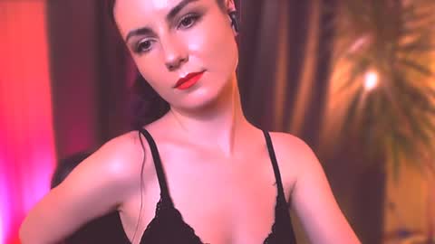 Snapshot of too_beautiful chatting on December 2024 09:30:01 PM Elizabeth online show from December 2024 09:30:01 PM