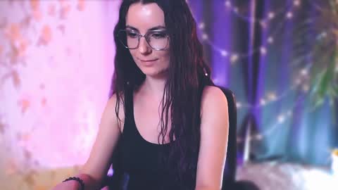 Snapshot of too_beautiful chatting on January 2025 11:06:02 PM Elizabeth online show from January 2025 11:06:02 PM