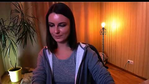 Snapshot of too_beautiful chatting on October 2025 03:32:01 PM Elizabeth online show from October 2025 03:32:01 PM