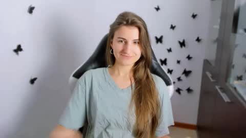 Snapshot of tooboringgirl chatting on September 2025 04:19:02 PM Alisson online show from September 2025 04:19:02 PM