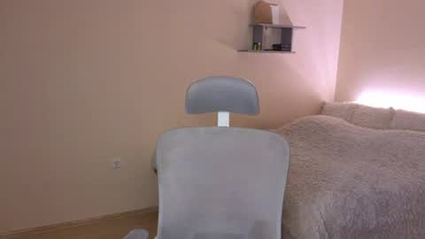 toohornyserj online show from April 2026 08:20:01 PM