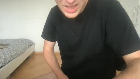 Snapshot of toohottobetrue21 chatting on September 2025 06:14:01 AM Max online show from September 2025 06:14:01 AM