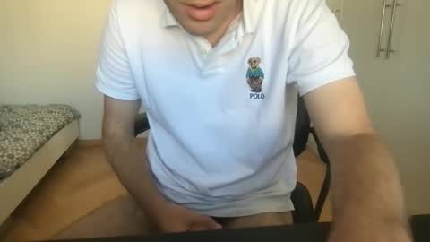 Snapshot of toohottobetrue21 chatting on September 2025 06:37:01 AM Max online show from September 2025 06:37:01 AM