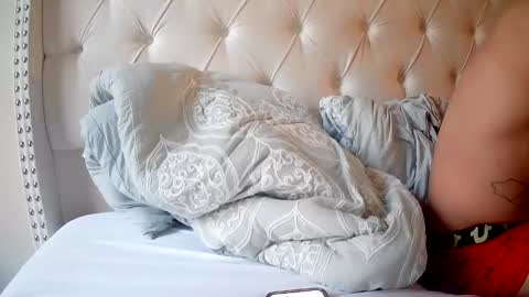 toomuchsmoke online show from November 2025 12:40:02 PM