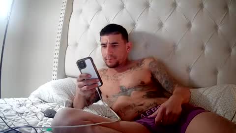 toomuchsmoke online show from November 2025 04:35:01 AM