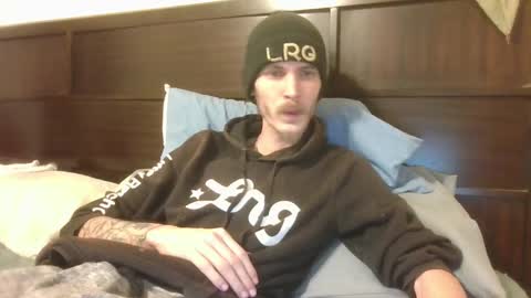 Snapshot of tootall803 chatting on January 2025 04:48:02 AM TooTall803 online show from January 2025 04:48:02 AM