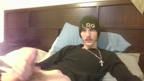 Snapshot of tootall803 chatting on January 2025 01:32:01 AM TooTall803 online show from January 2025 01:32:01 AM