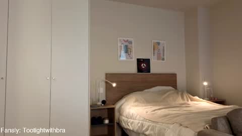 Snapshot of tootightwithbra chatting on June 2026 07:47:02 AM Kira online show from June 2026 07:47:02 AM