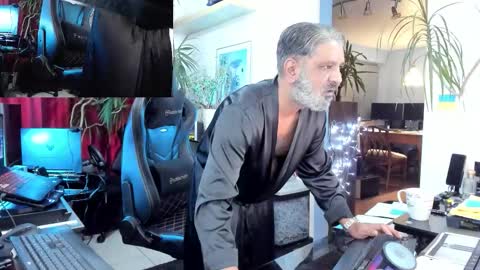 Snapshot of topalphaboss chatting on October 2025 08:55:02 PM topalphaboss online show from October 2025 08:55:02 PM