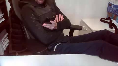 Snapshot of topg84 chatting on November 2025 05:28:02 PM Topg84 online show from November 2025 05:28:02 PM