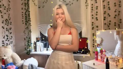 Snapshot of torriperno chatting on November 2025 12:52:01 PM Lina online show from November 2025 12:52:01 PM