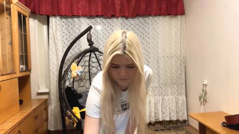 Snapshot of torriperno chatting on December 2025 01:27:01 PM Lina online show from December 2025 01:27:01 PM