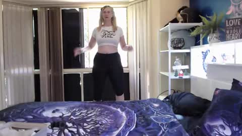 Milly online show from November 2025 11:21:02 PM