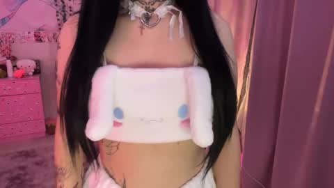 Lina online show from April 2026 04:19:01 PM