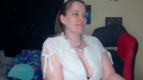 Lilly Miss Mistress Goddess Maam Queen Boss online show from January 2025 12:26:02 PM
