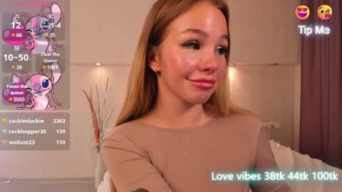 Snapshot of tracy_tay1or chatting on January 2025 02:14:02 PM Tracy GMT2 Mon 3 AM - 4 PM Tue 3 AM - 4 PM Wed 3 AM - 4 PM Thur 3 AM - 4 PM Fri 3 AM - 4 PM online show from January 2025 02:14:02 PM