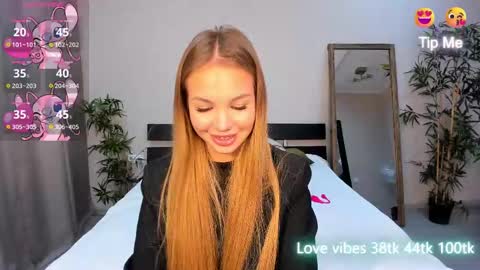 Snapshot of tracy_tay1or chatting on February 2025 12:08:01 AM Tracy GMT2 Mon 3 AM - 4 PM Tue 3 AM - 4 PM Wed 3 AM - 4 PM Thur 3 AM - 4 PM Fri 3 AM - 4 PM online show from February 2025 12:08:01 AM