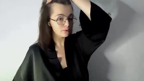 Amelia online show from September 2025 03:13:01 PM